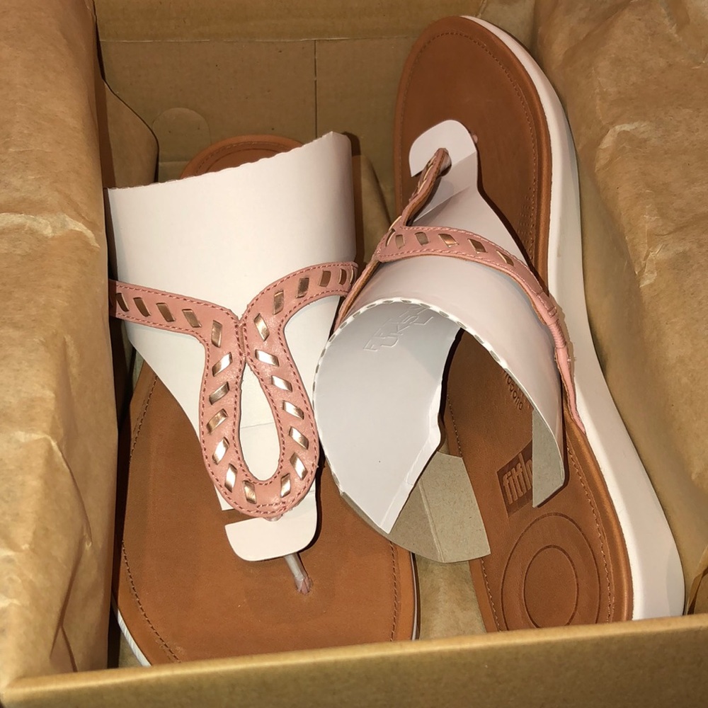 FitFlop Strata Toe Thong Sandals